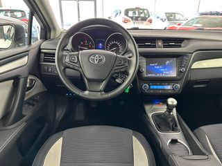 TOYOTA AVENSIS TOURING SPORTS 150D ADVANCE 143CV