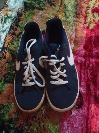 Zapatillas Nike niño negras y blancas