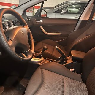 Peugeot 308 2011