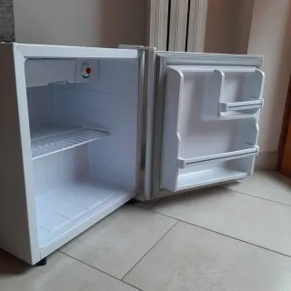 Frigo Bar AKAI 50x45