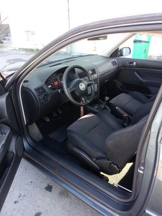 Volkswagen Golf 1.6