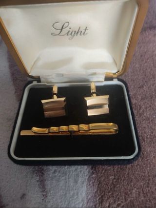 Gemelos y pasador de corbata Light dorados