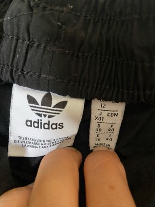 Chándal Adidas Negro con Rayas Blancas