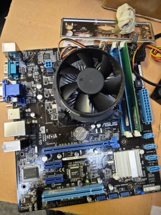 Componenti PC ASUS: Scheda Madre, HDD, PSU