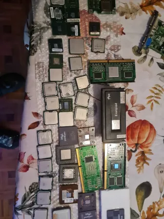 Pacchetto CPU AMD Intel Gold
Ascoltiamo le offerte. 