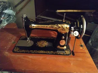 Máquina de coser Singer antigua