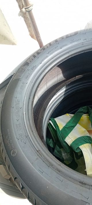 4 Neumáticos Michelin R16 (4 unidades)
