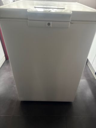 Arcón Congelador Whirlpool Modelo WH1410A +E