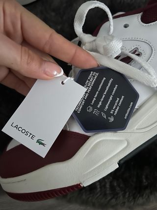 Zapatillas Lacoste Lineshot Blancas y Rojas