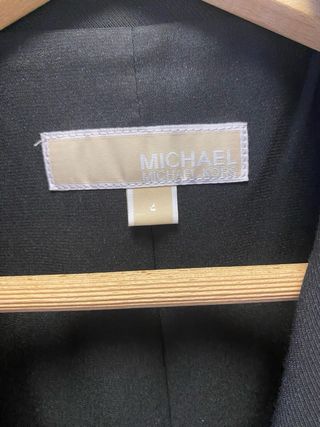 Americana elegante Michael Kors Negra