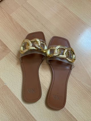 Sandalias Zara doradas y marrones talla 38