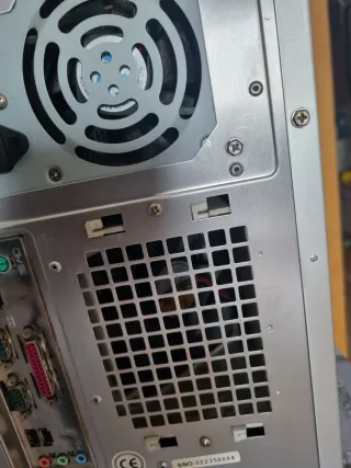 Torre PC Antigua Funciona