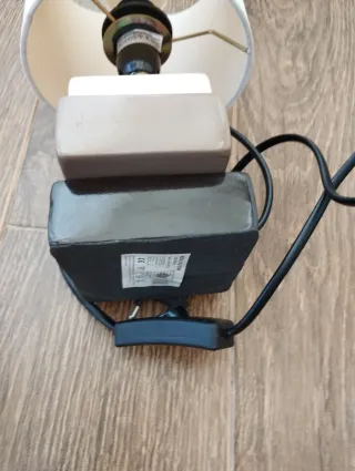 LAMPARA DE MESA PEQUEÑA SIN ESTRENAR 