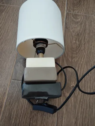 LAMPARA DE MESA PEQUEÑA SIN ESTRENAR 