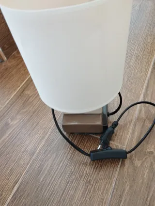 LAMPARA DE MESA PEQUEÑA SIN ESTRENAR 