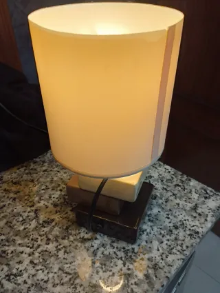 LAMPARA DE MESA PEQUEÑA SIN ESTRENAR 