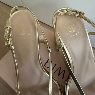 Tacones Bimani Dorados