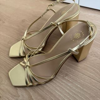 Tacones Bimani Dorados
