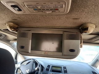 SISTEMA DVD MITSUBISHI GRANDIS (NA0W) PANTALLA