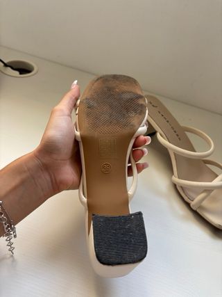 Sandalias tacón beige