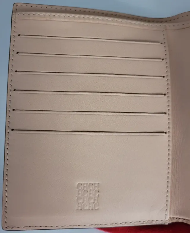 Cartera Carolina Herrera.