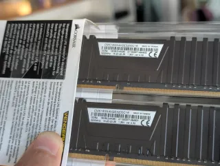 Kit RAM Corsair Vengeance LPX DDR4 16GB