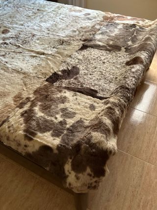 Alfombra o Colcha / de piel de cordero curtida ,