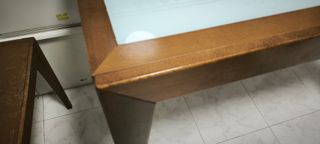 Mesa de cocina con 2 sillas y 2 banquetas