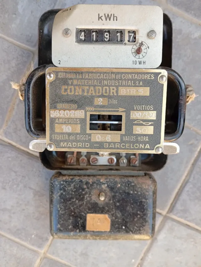 Contador de luz antiguo kWh