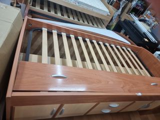 Cama infantil con cajones