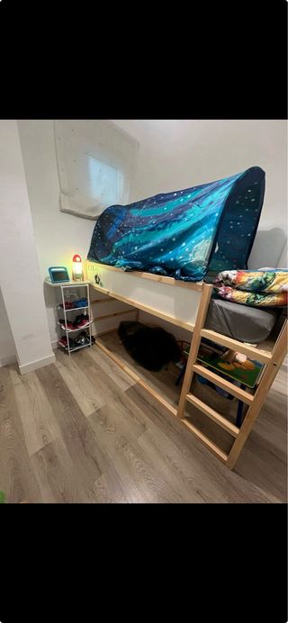 Litera infantil con tienda espacial