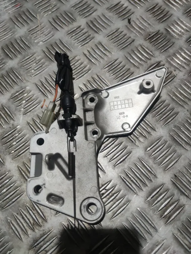Soporte Estribera Delantera Derecha Suzuki SV 650