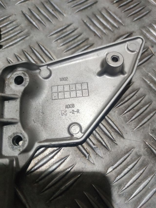 Soporte Estribera Delantera Derecha Suzuki SV 650