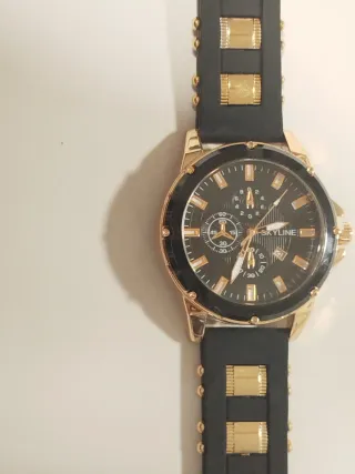Reloj Skyline Negro y Dorado Nuevo