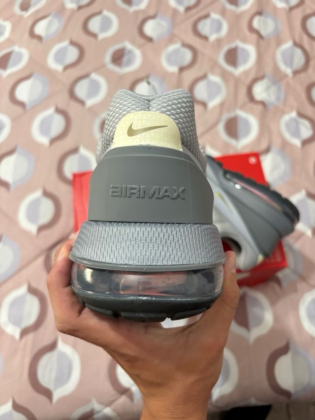 Nike Air Max 1 Pulse // Talla 47,5