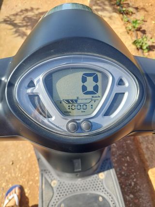 Moto SYM Fiddle 49cc Negra