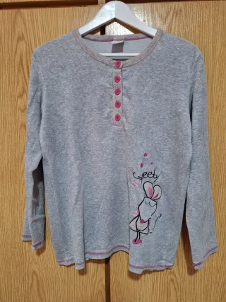 Pijama niña gris con dibujo de ratón