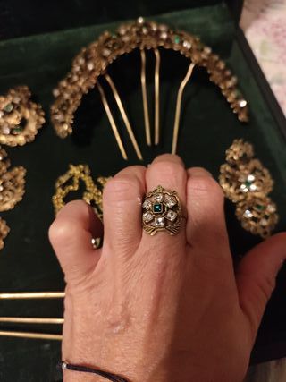 Aderezo Castellonera de adulta Oro y Esmeraldas