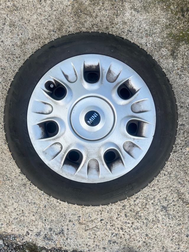 Cerchi in ferro Mini Cooper con calotte originali 