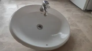 Lavabo de cerámica blanco