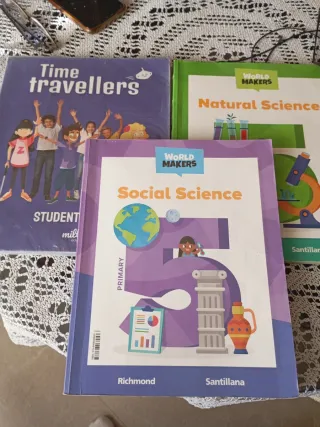 Libros 5°primaria , inglés ,social y natural