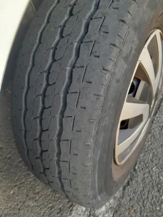 Neumáticos con llantas 225/70/15
