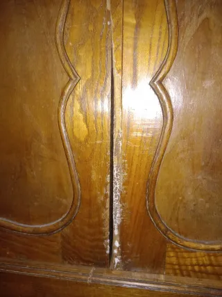 Armario antiguo madera maciza