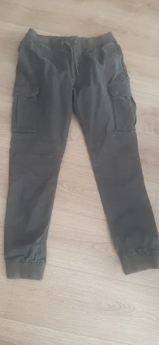 Pantalón cargo verde militar