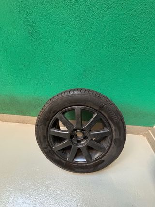 Juego de llantas con neumáticos Bridgestone 