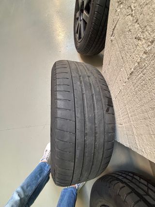 Juego de llantas con neumáticos Bridgestone 