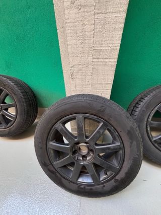 Juego de llantas con neumáticos Bridgestone 