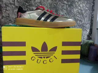 Adidas x Gucci Gazelle Dorado Metalizado