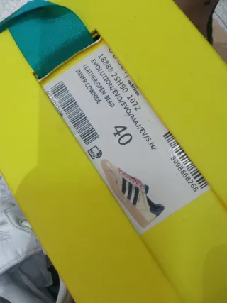 Adidas x Gucci Gazelle Dorado Metalizado