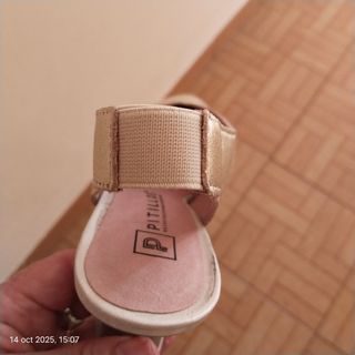 Zapatos Pitillos dorados destalonados T.35